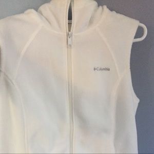 Columbia off-white fleece vest